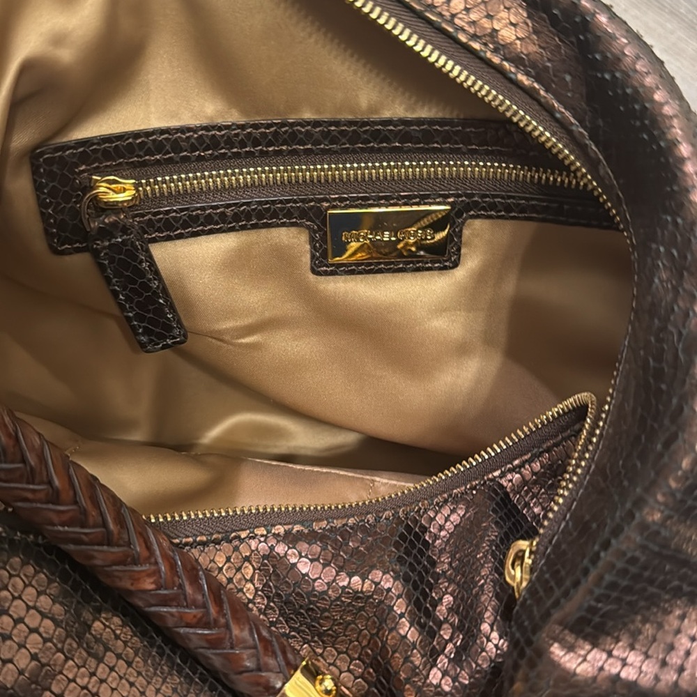 Michael Kors Rare Skorpios metallic finished snakeskin bag - Picture 7 of 11